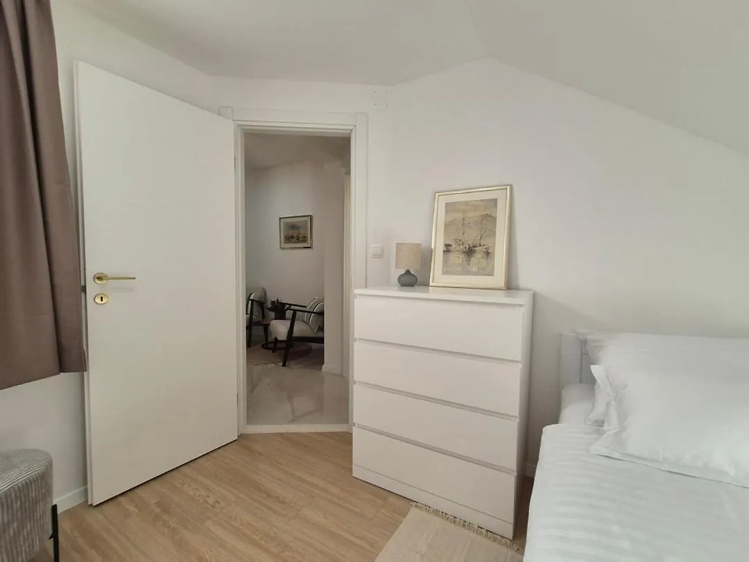 Brand-New Apartment Near The Beach Kastela 0*,