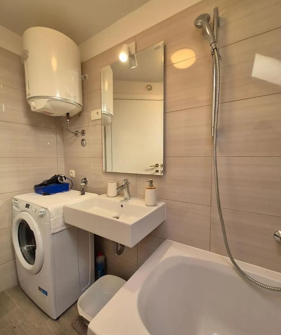 Brand-New Apartment Near The Beach Kastela Croatia