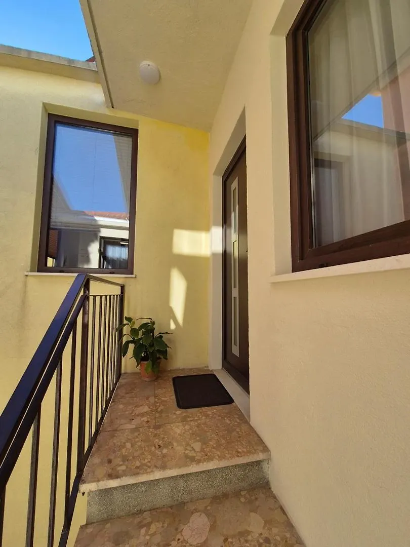 Brand-New Apartment Near The Beach Kastela Croatia