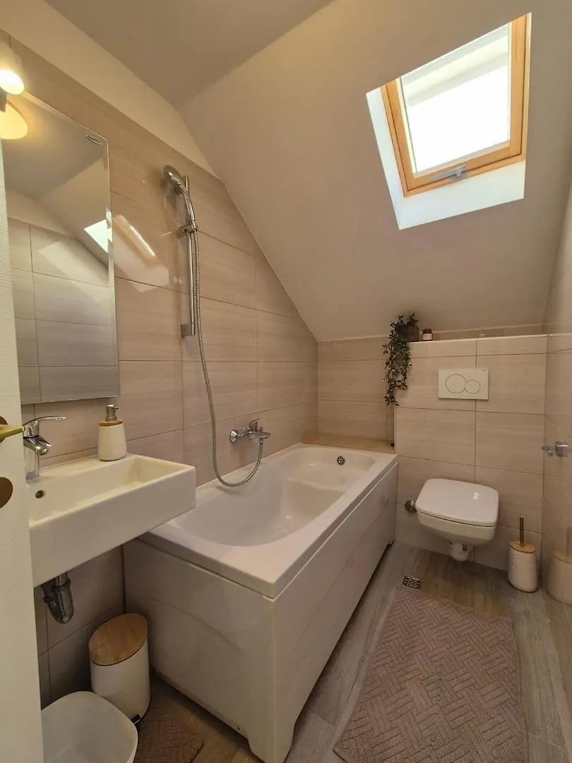Brand-New Apartment Near The Beach Kastela