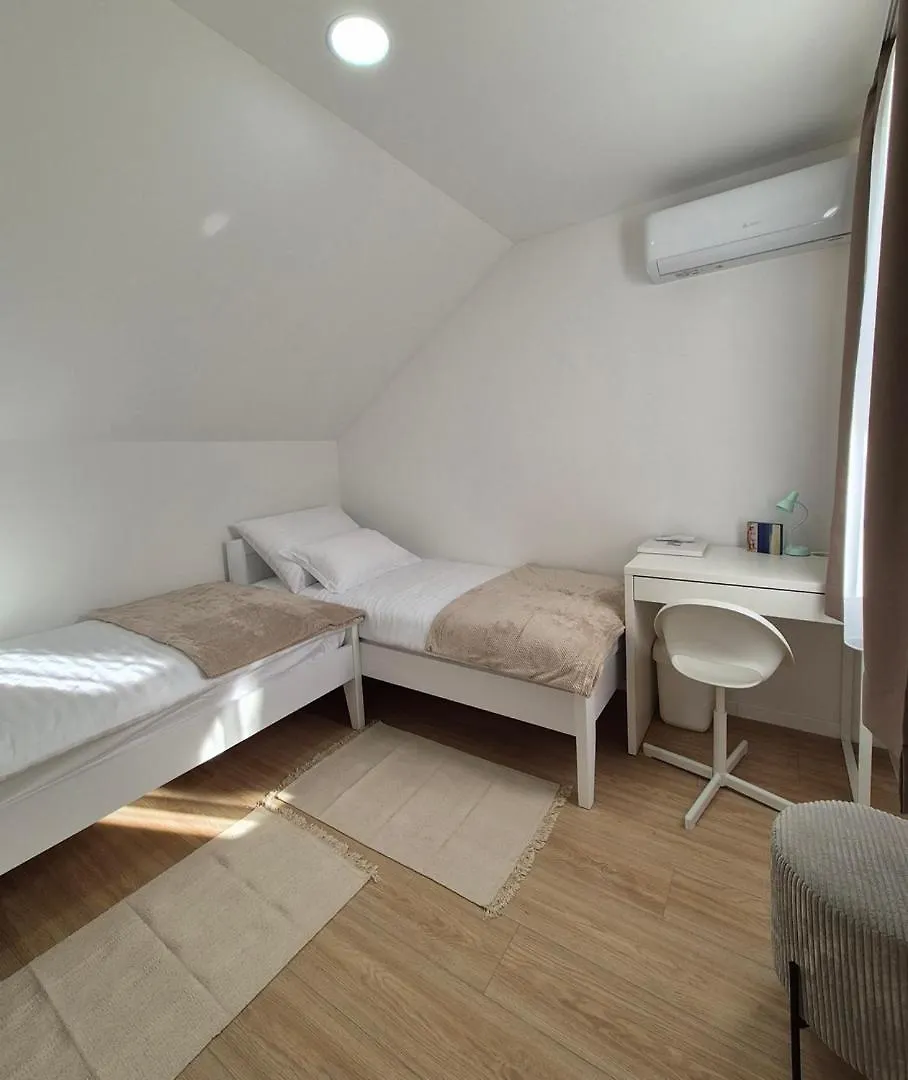 Brand-New Apartment Near The Beach Kastela