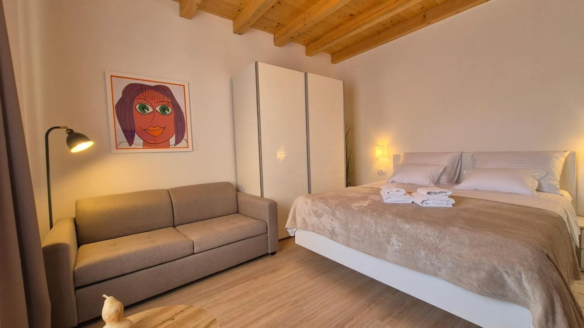 Brand-New Apartment Near The Beach Kastela