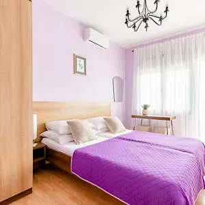 Apartment Mara, Kastela