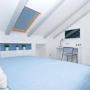 Apartment The Look, Kastela